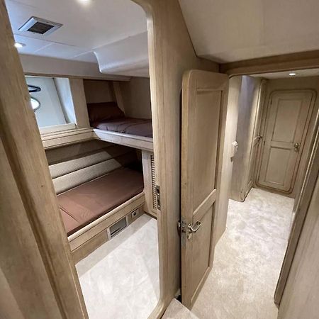 Hotel Yacht Sotavento Sant Adria de Besos Kültér fotó