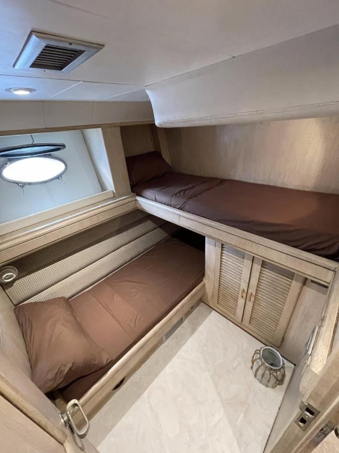 Hotel Yacht Sotavento Sant Adria de Besos Kültér fotó